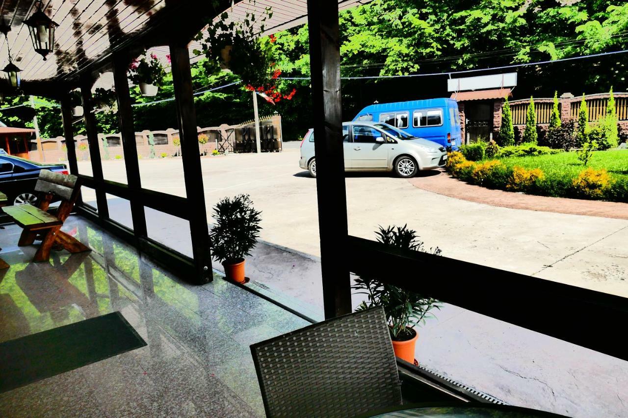 Hotel Pensiunea Roua Florilor Anina Exterior foto